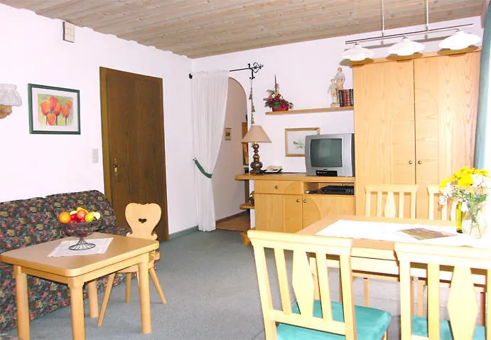 Haus Roedlach-arendt