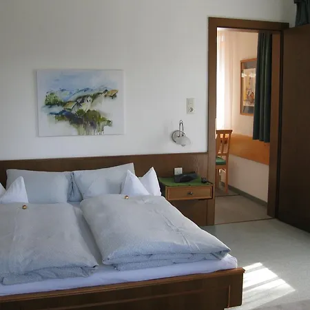 Haus Roedlach-arendt 洛伊塔施